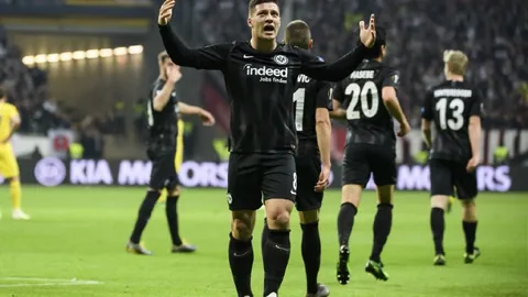 亨特拉尔后荷兰队37战独占鳌头，加克波21球助力创世纪传奇